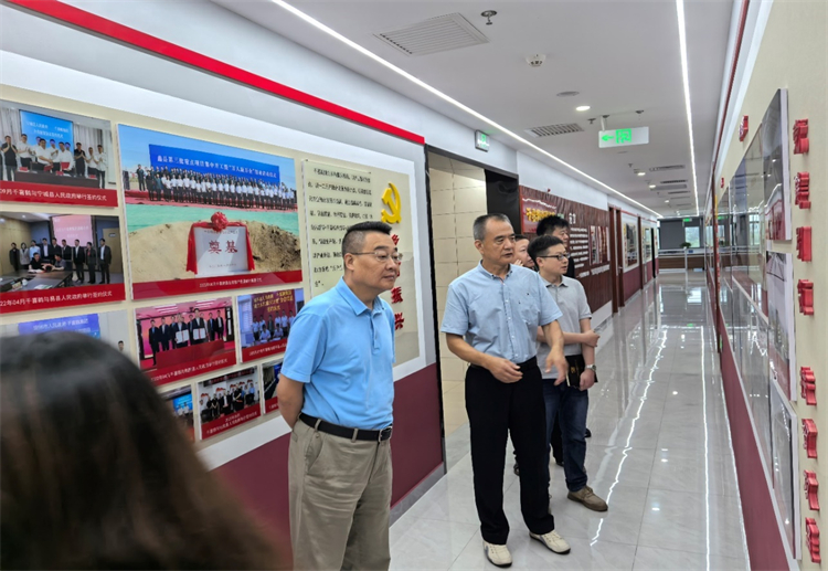 集團(tuán)公司赴北京千喜鶴集團(tuán)考察交流并簽訂戰(zhàn)略意向合作協(xié)議